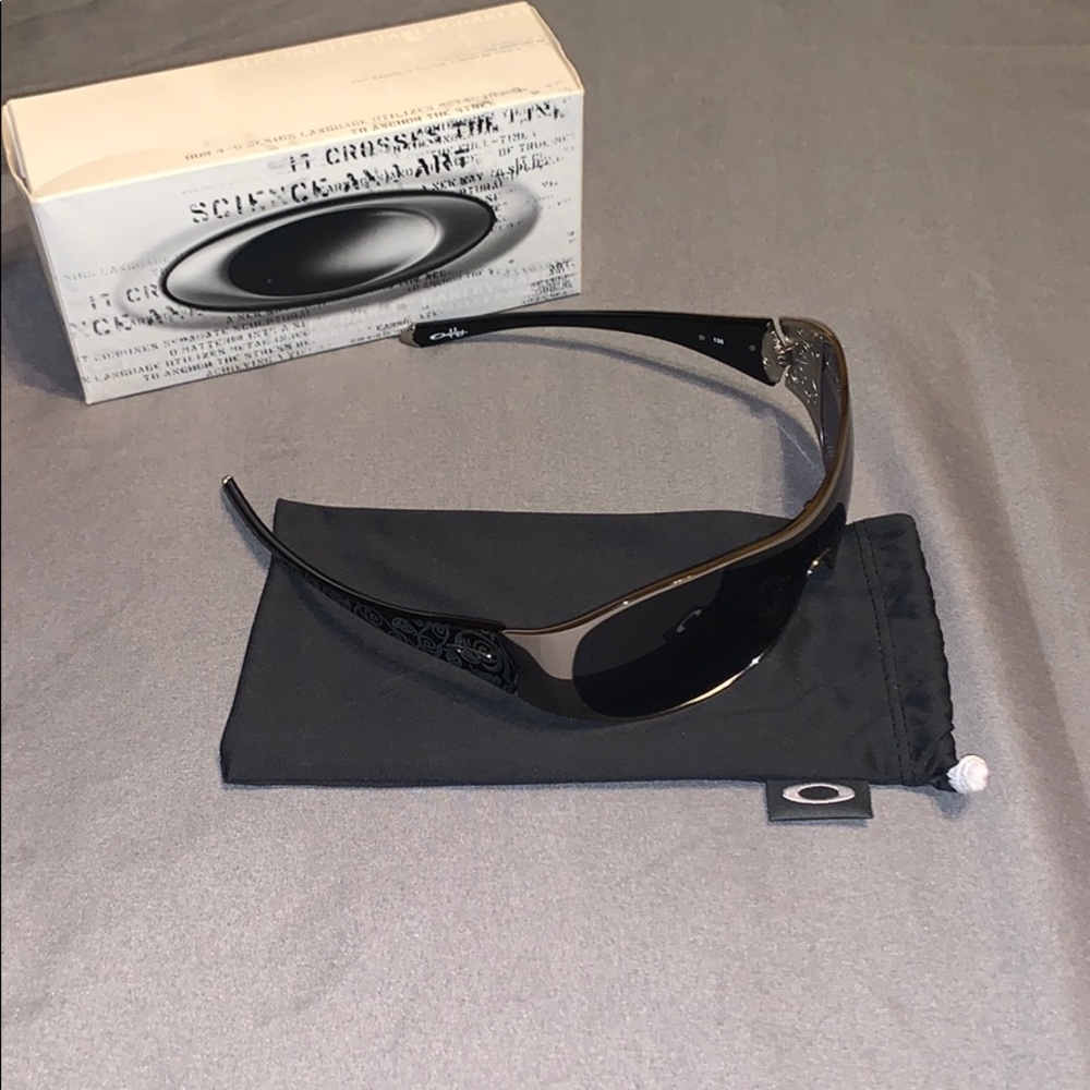 Oakley women’s sunglasses